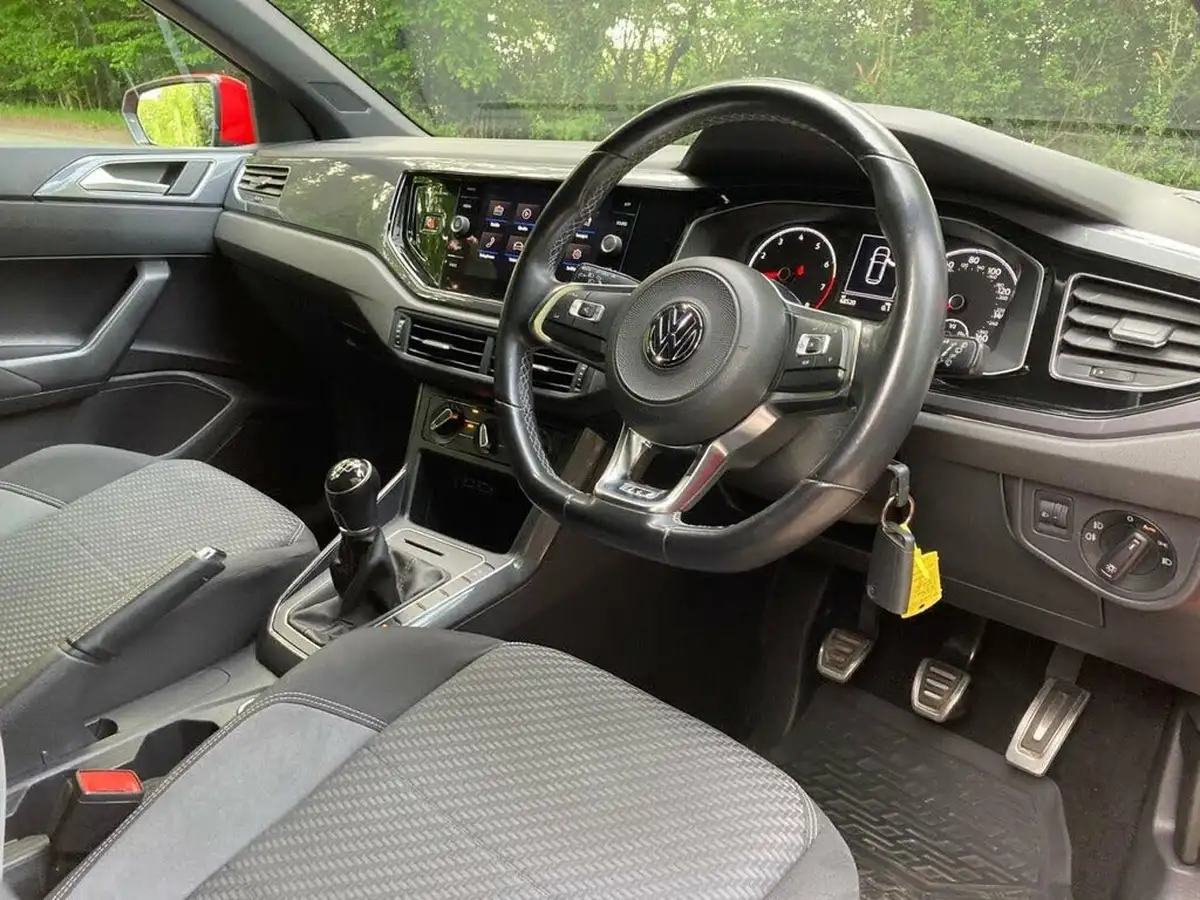 2018-volkswagen-polo-10-tsi-r-line-95ps-5d-big-18