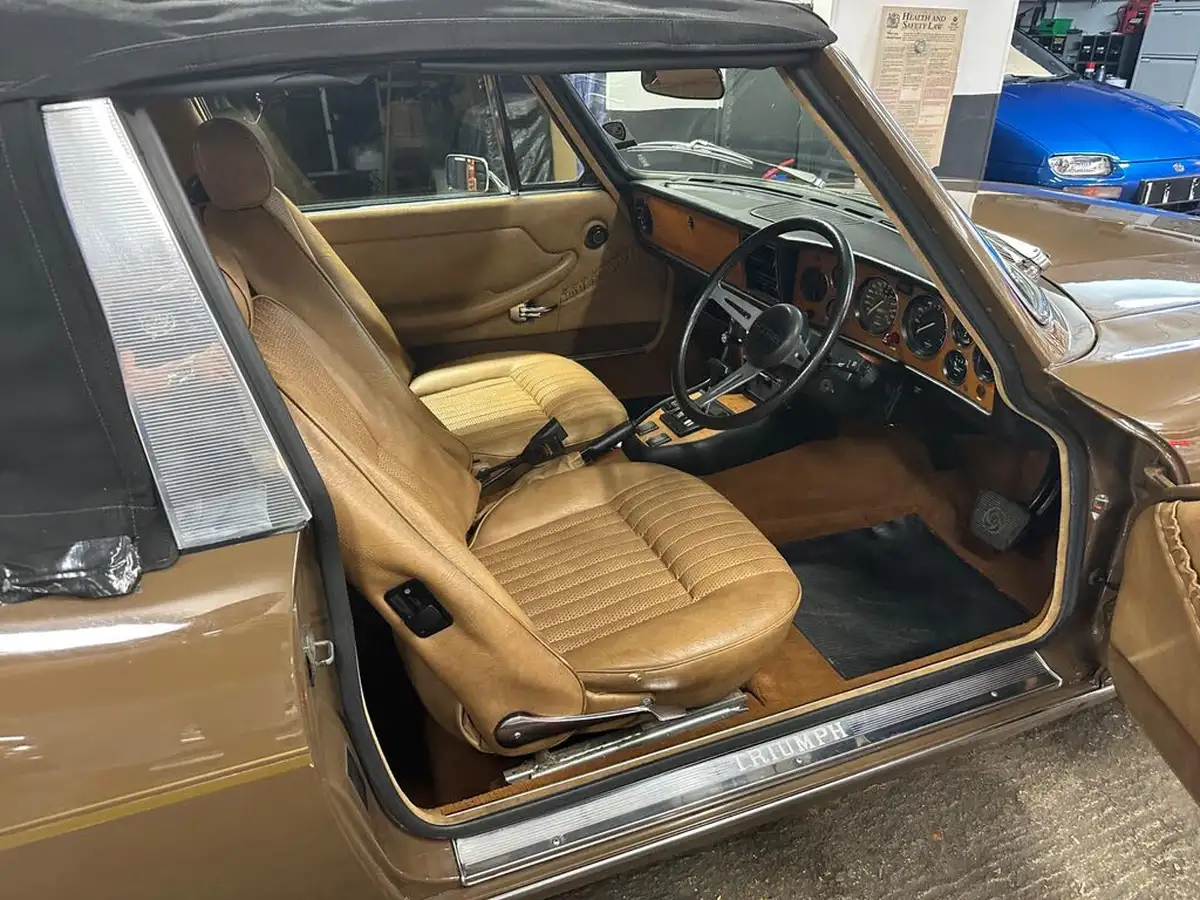 1975-triumph-stag-30-auto-big-15