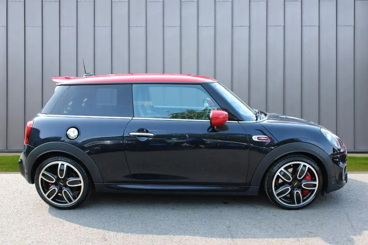 2019-mini-cooper-20-john-cooper-works-comfortnav-hatchback-3d-auto-big-7