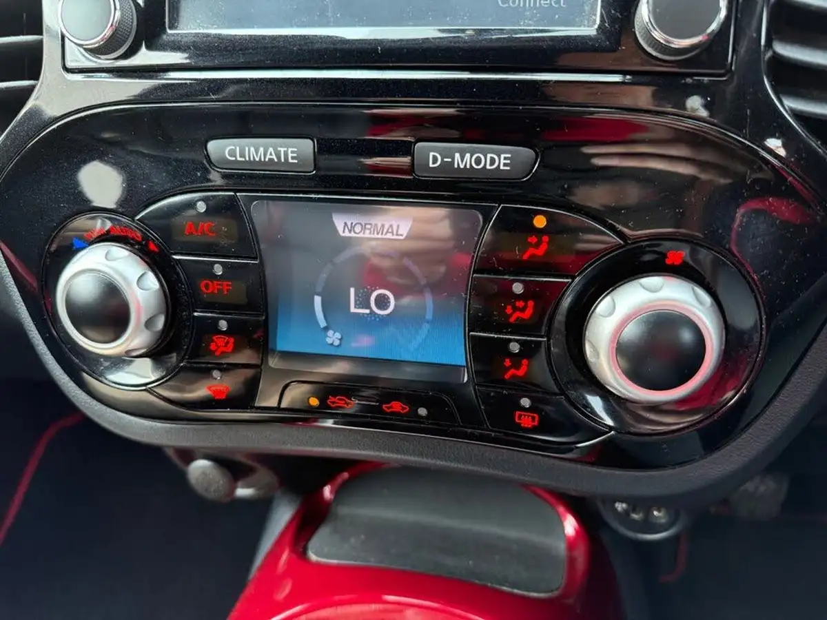 2015-nissan-juke-12-tekna-big-20