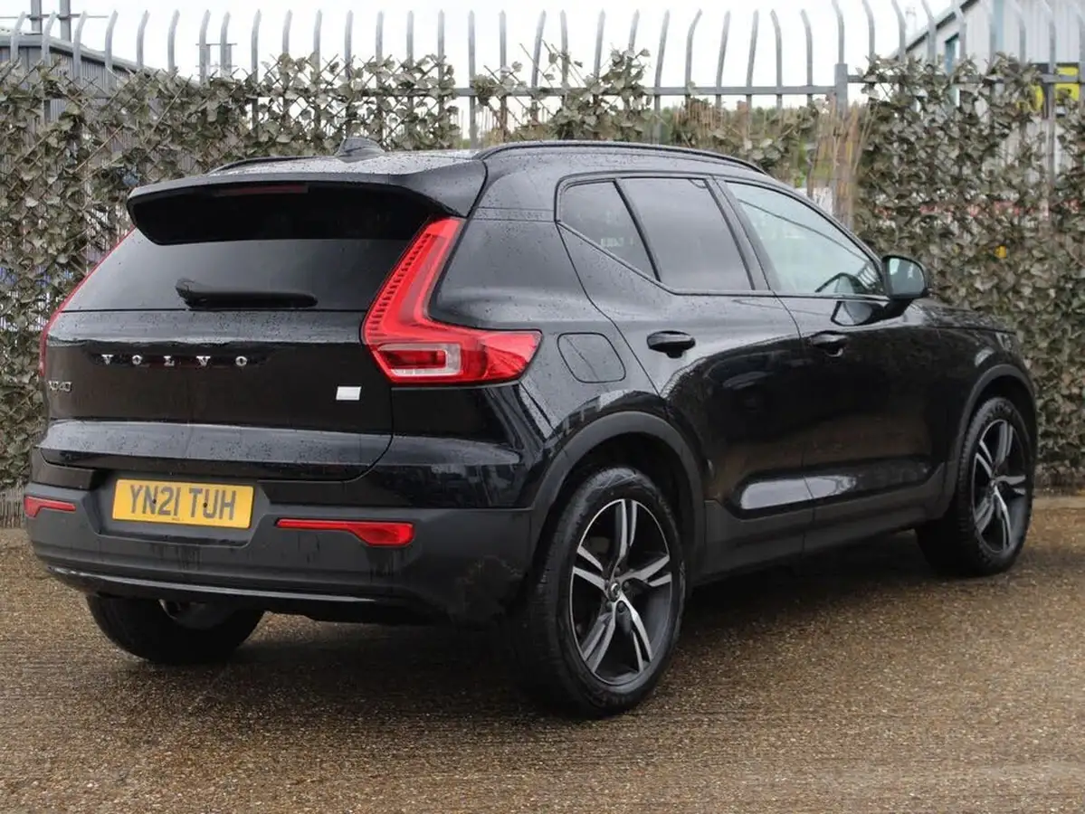 2021-volvo-xc40-15-t5-r-design-262bhp-big-4
