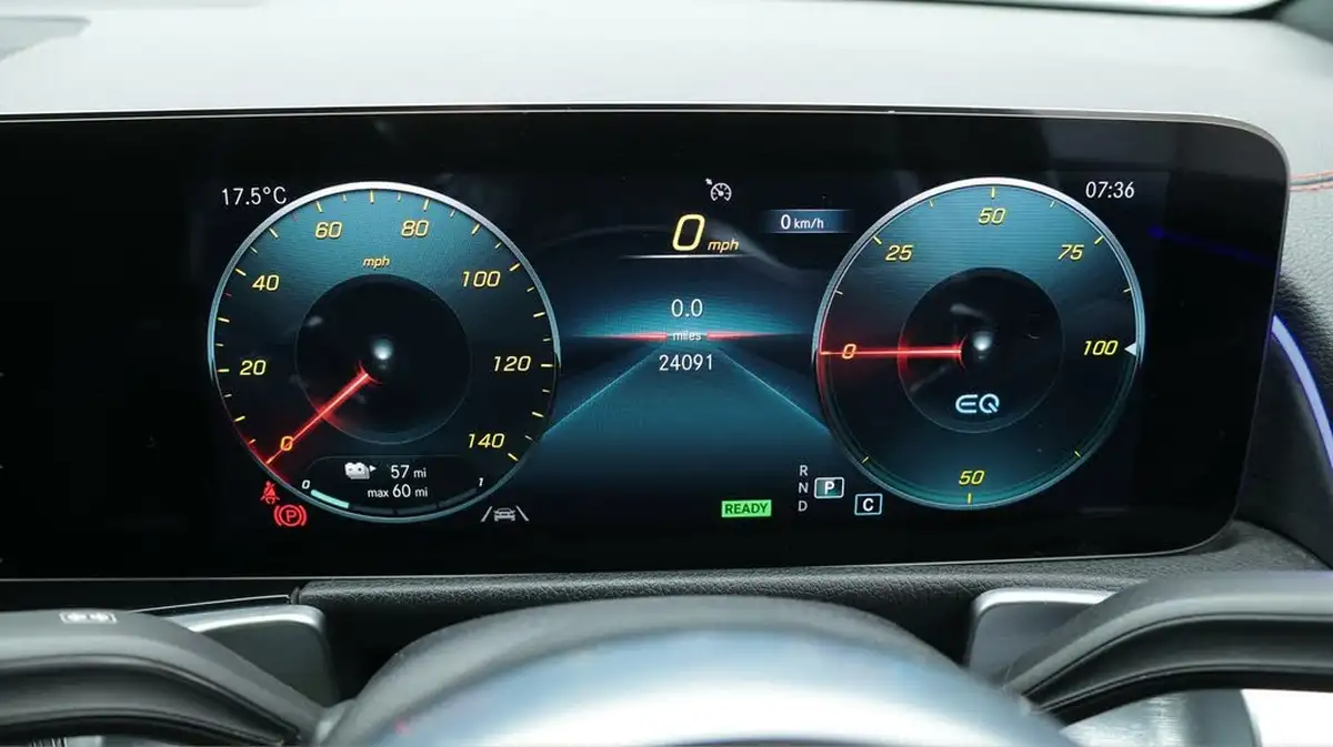 2022-mercedes-benz-eqb-e-eqb-350-amg-line-big-10