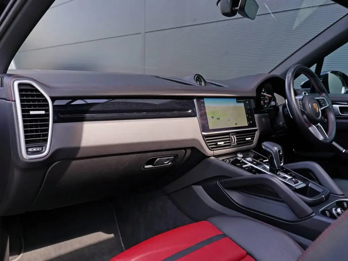 2022-porsche-cayenne-30-v6-e-hybrid-platinum-edition-462ps-station-wagon-big-11