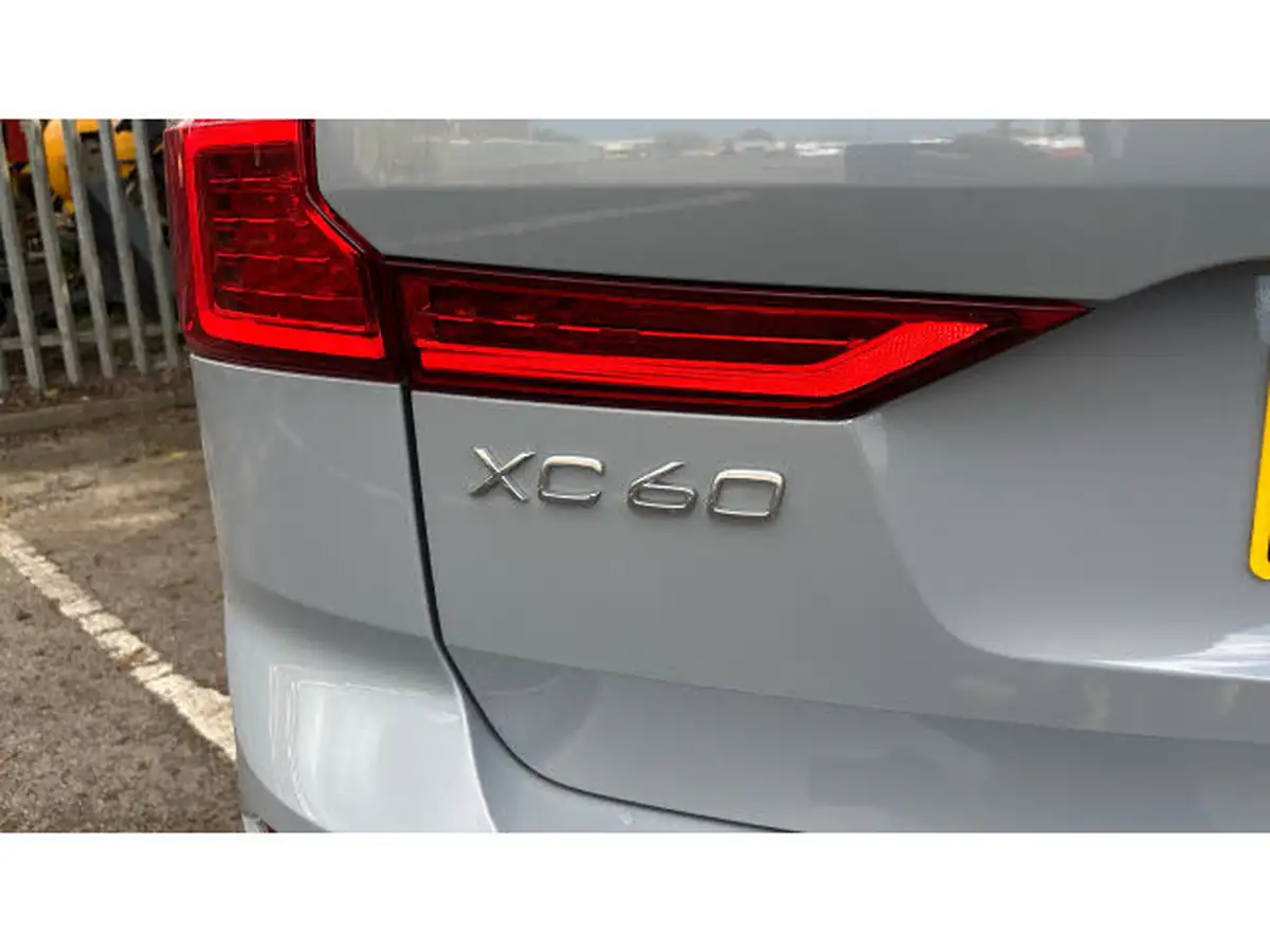 2023-volvo-xc60-20-b5-plus-big-38