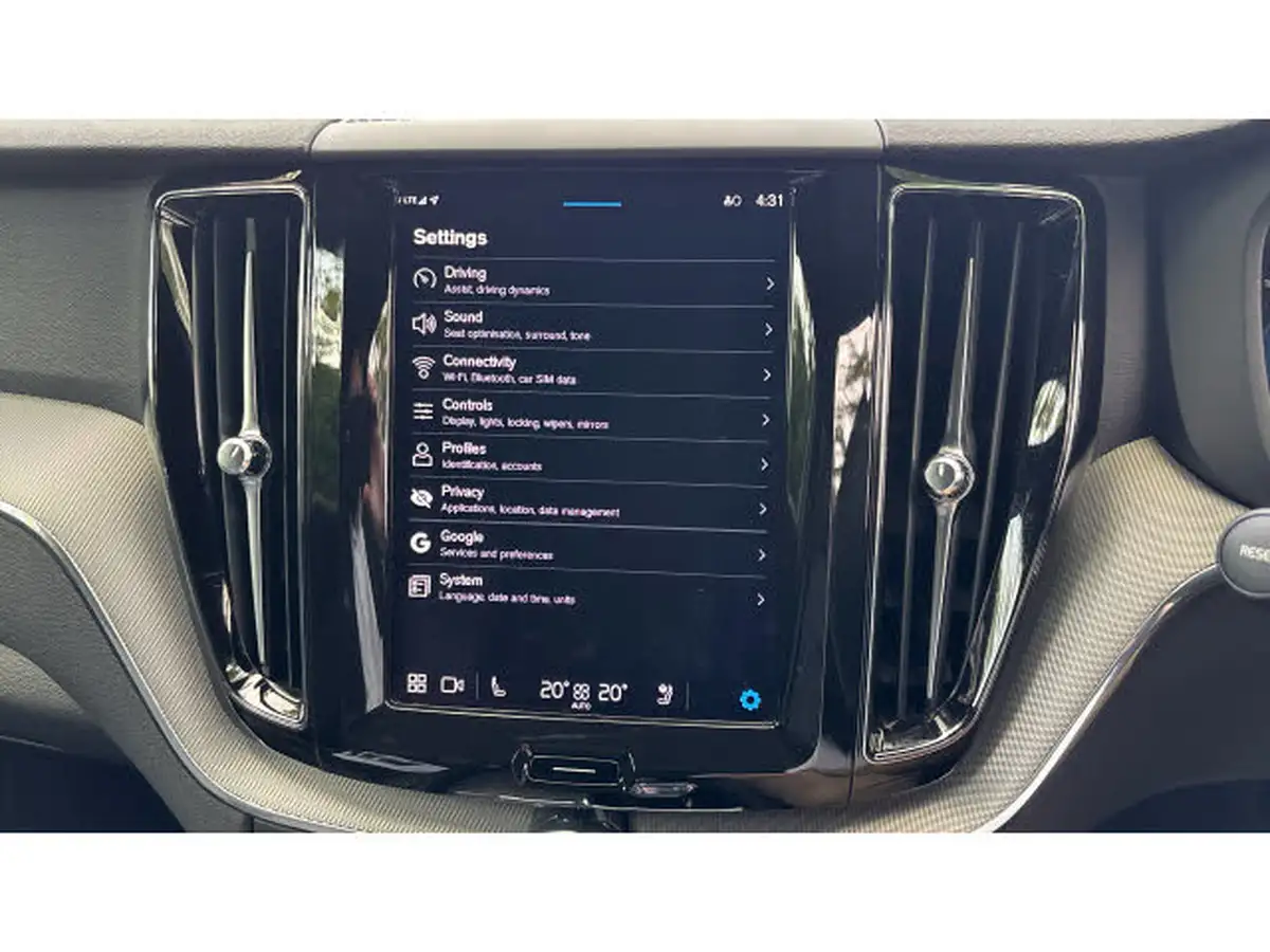 2023-volvo-xc60-20-b5-plus-big-34