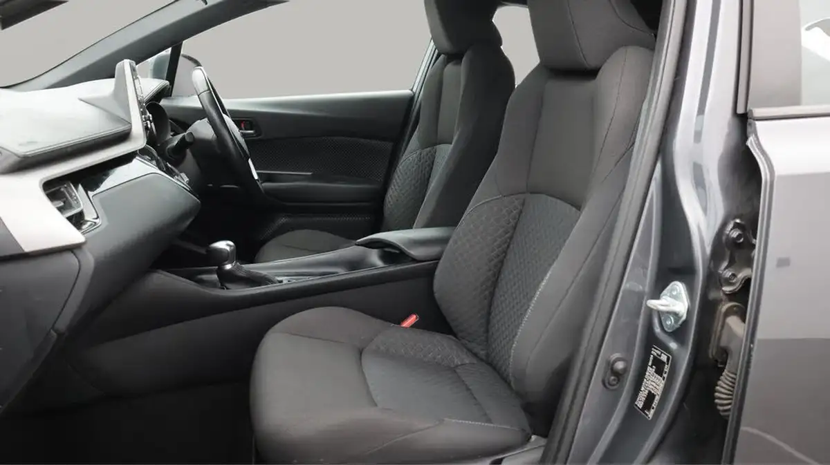 2021-toyota-c-hr-18-vvt-i-icon-big-14