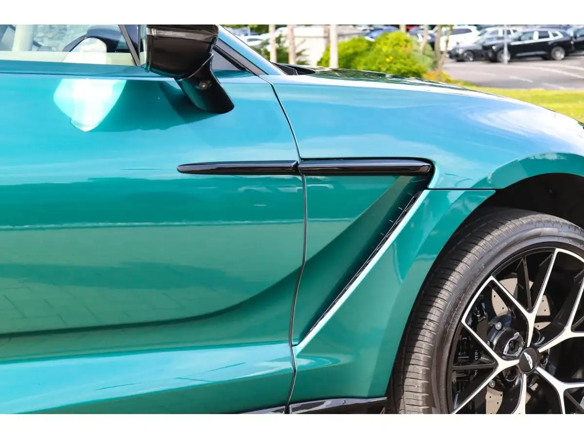 2024-aston-martin-dbx-40-v8-big-18