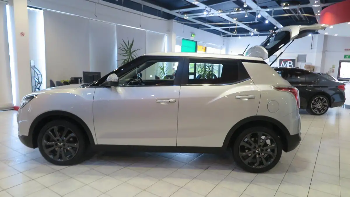 2016-kgm-ssangyong-tivoli-16td-elx-2wd-big-8