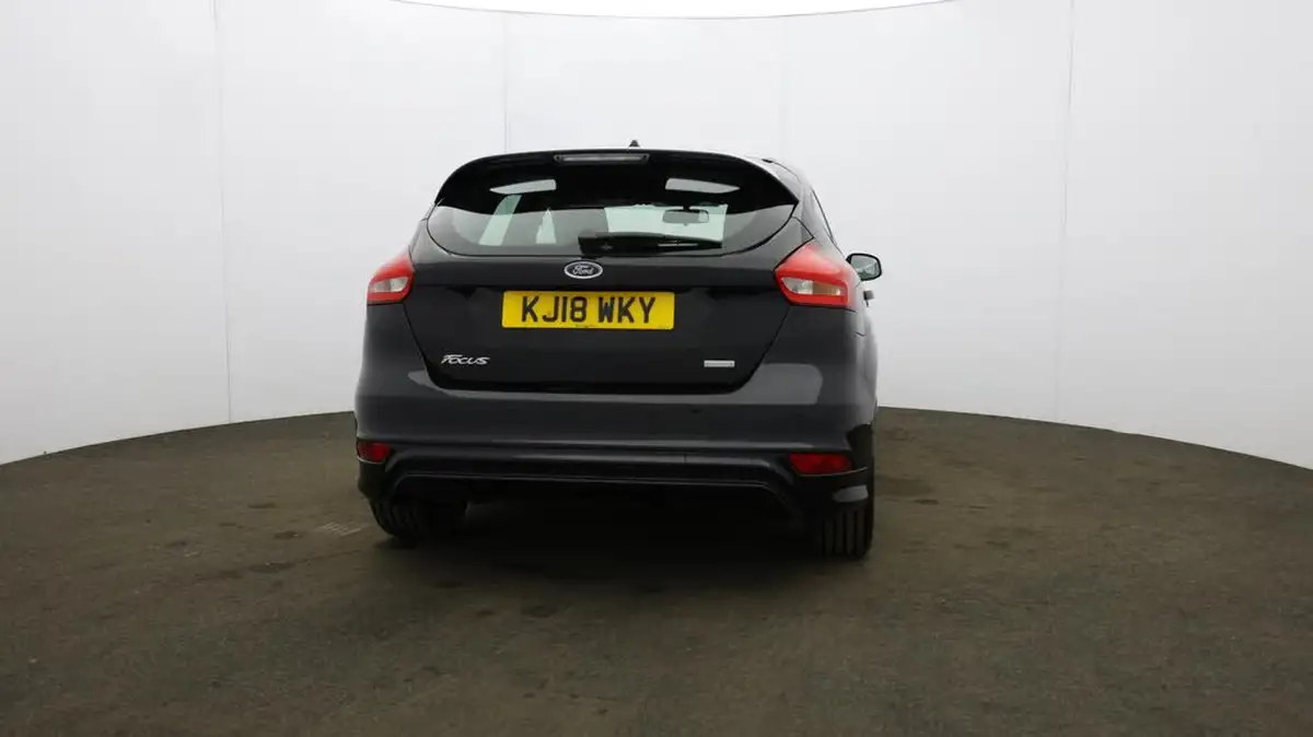 2018-ford-focus-10t-st-line-140ps-hatchback-big-63