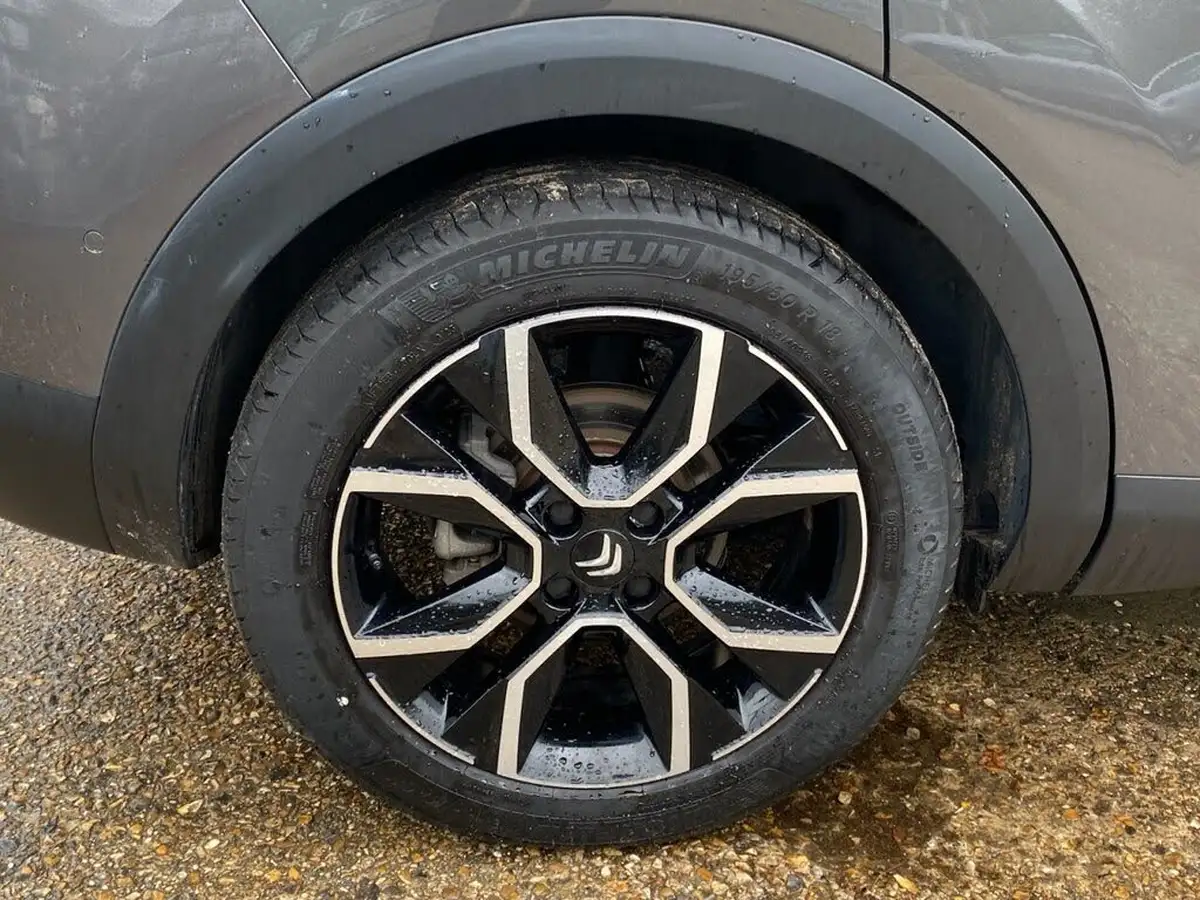 2022-citroen-c4-e-shine-plus-big-43