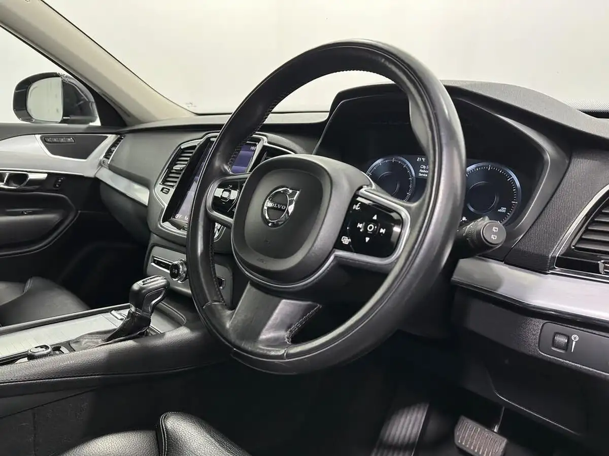 2015-volvo-xc90-20td-momentum-big-9