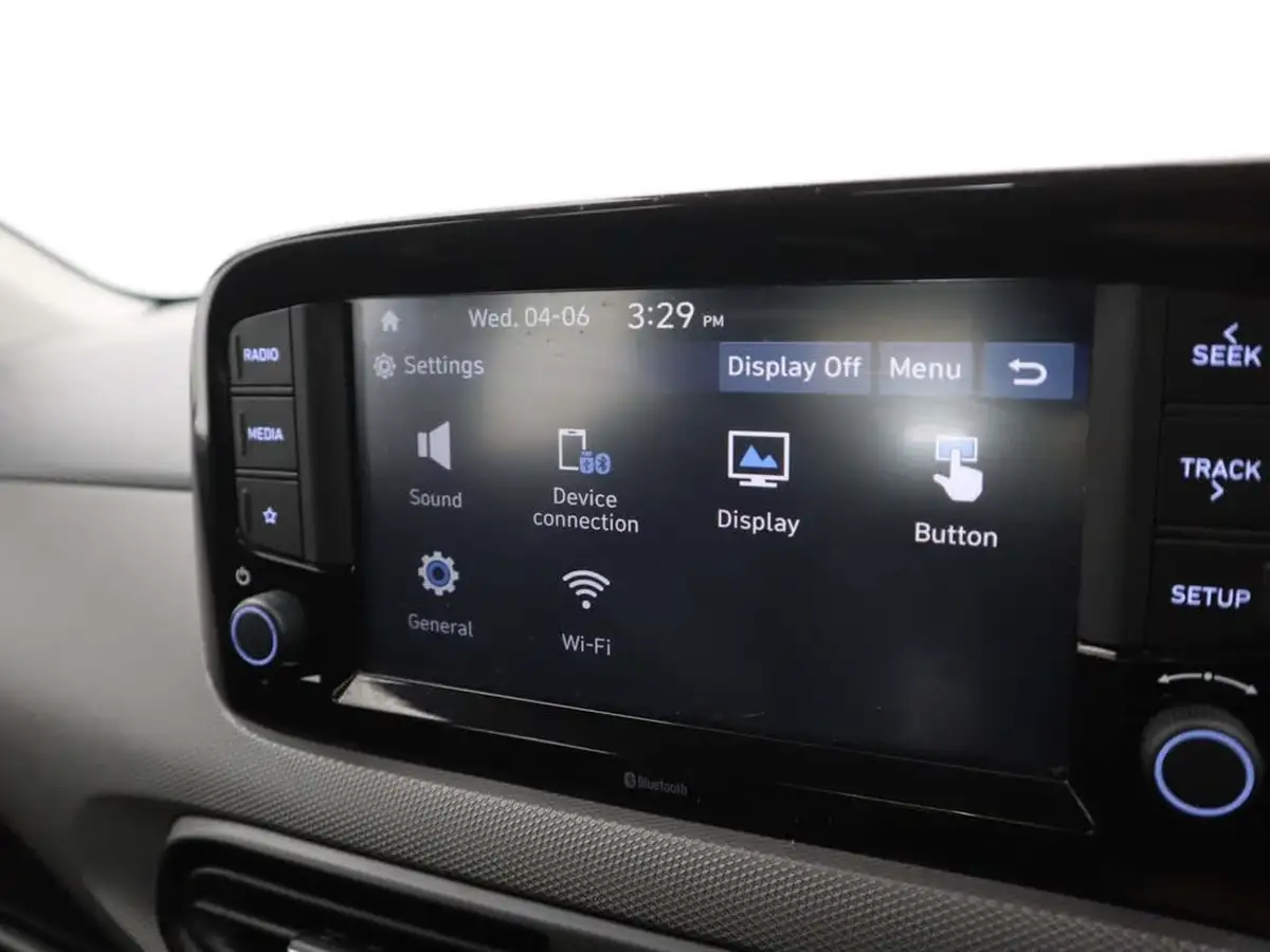 2023-hyundai-i10-10-advance-big-22