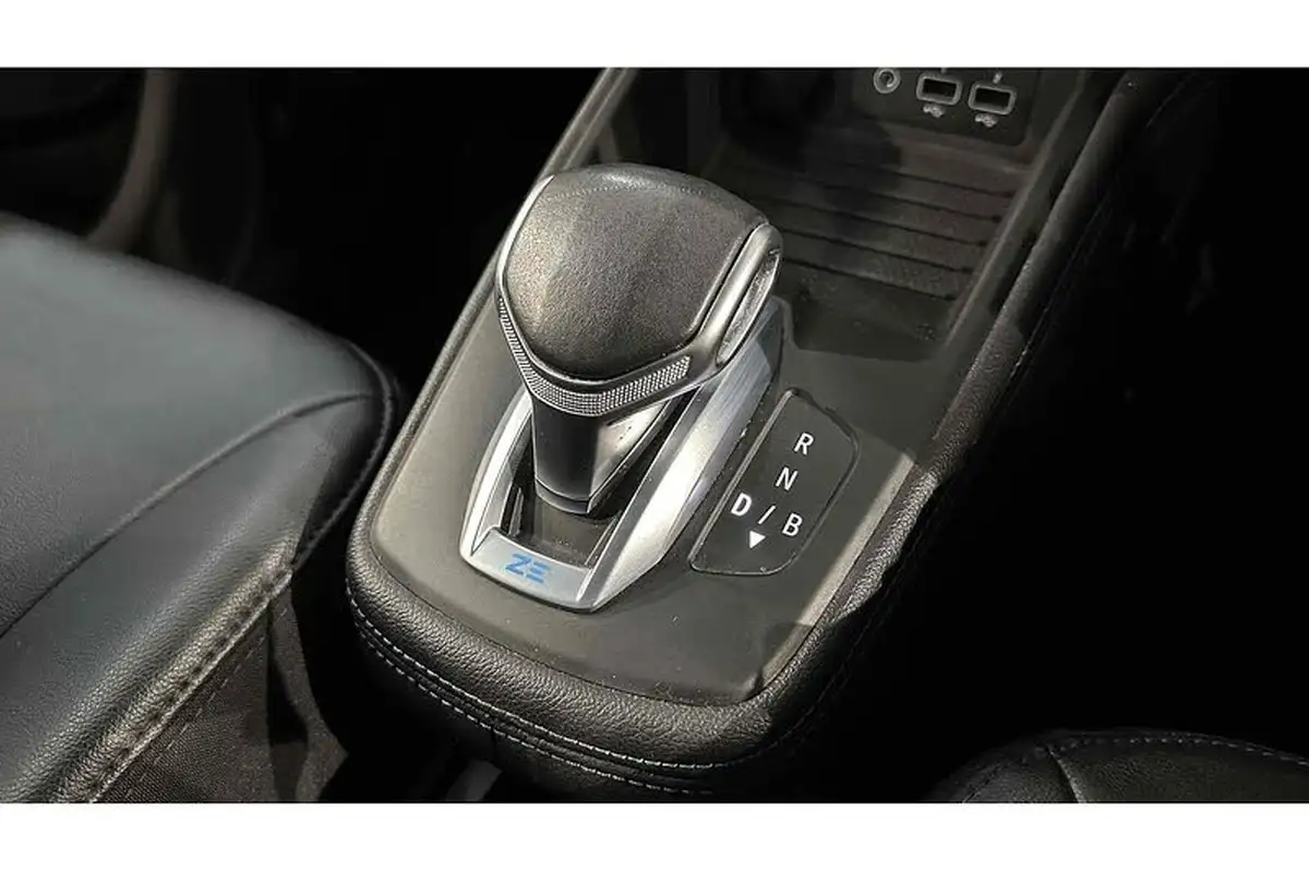 2021-renault-zoe-e-gt-line-big-45