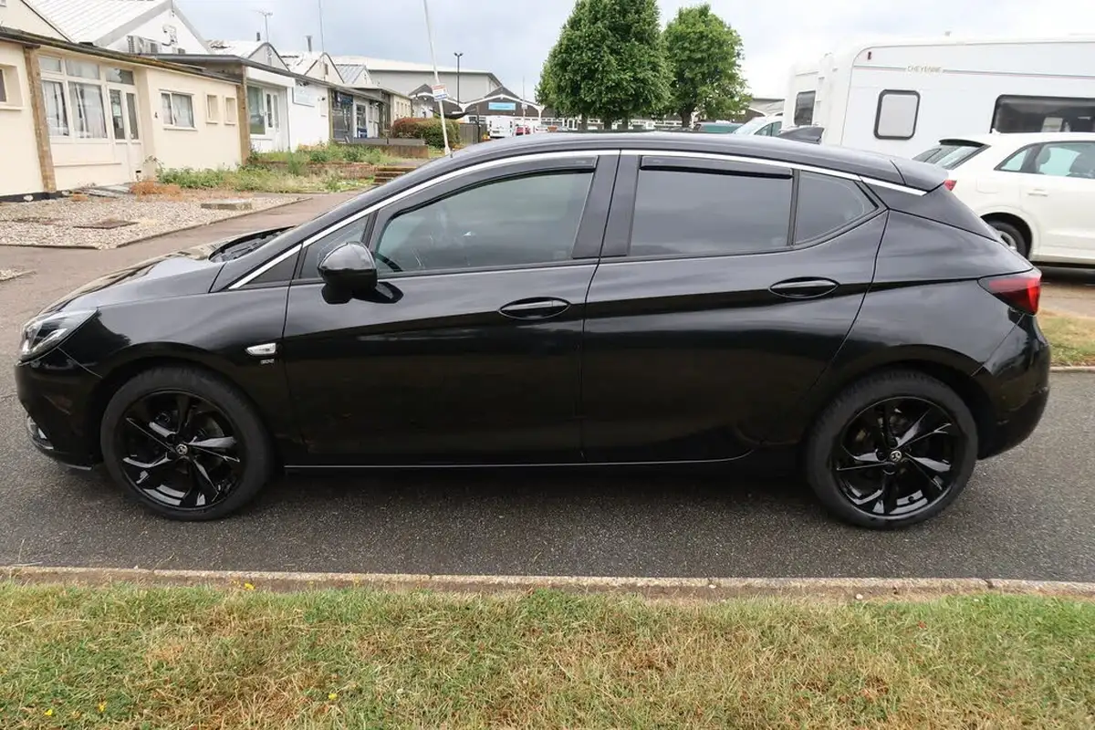 2017-vauxhall-astra-14i-16v-turbo-sri-nav-150ps-hatchback-big-7