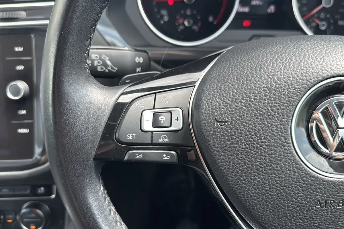 2018-volkswagen-tiguan-allspace-20tdi-se-nav-150ps-4motion-ss-dsg-big-16