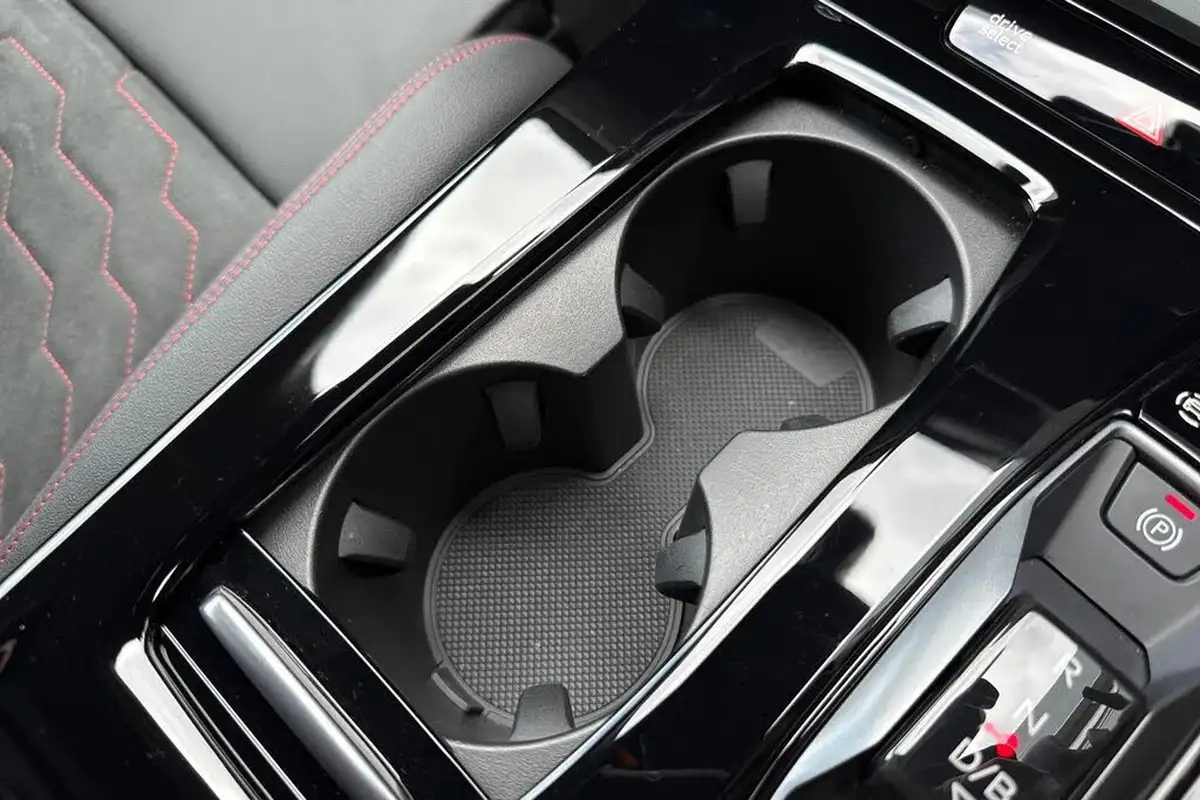 2025-audi-s6-e-tron-e-launch-edition-big-50