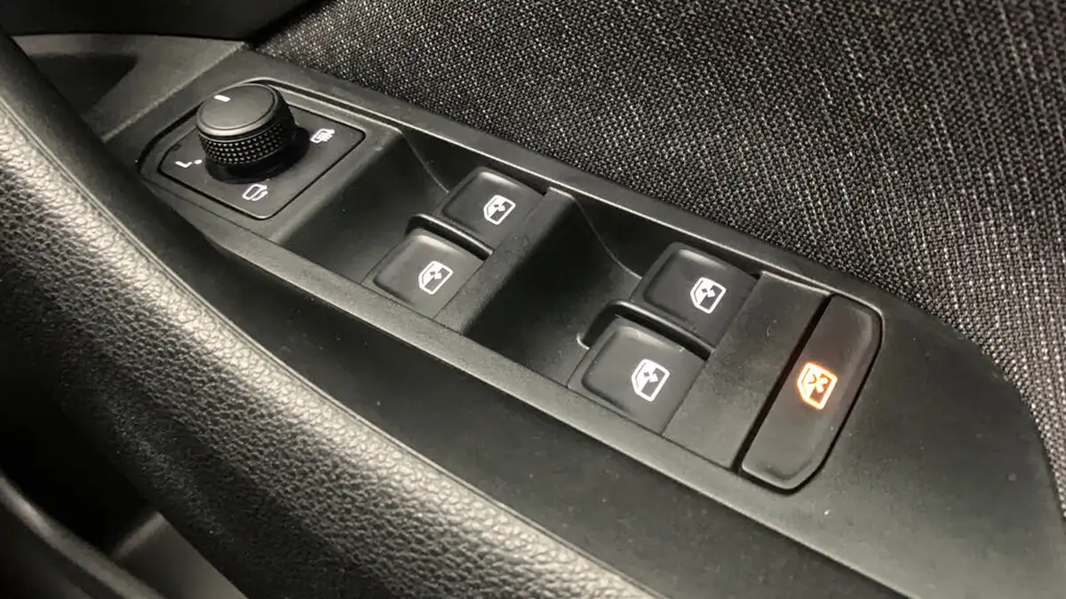 2021-skoda-scala-15-tsi-se-l-dsg-big-34
