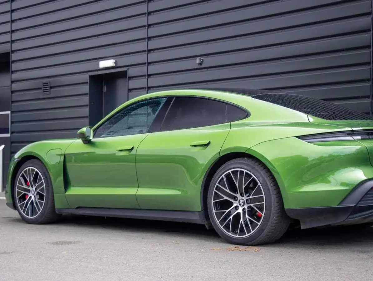 2022-porsche-taycan-e-4s-571ps-performance-battery-plus-big-21