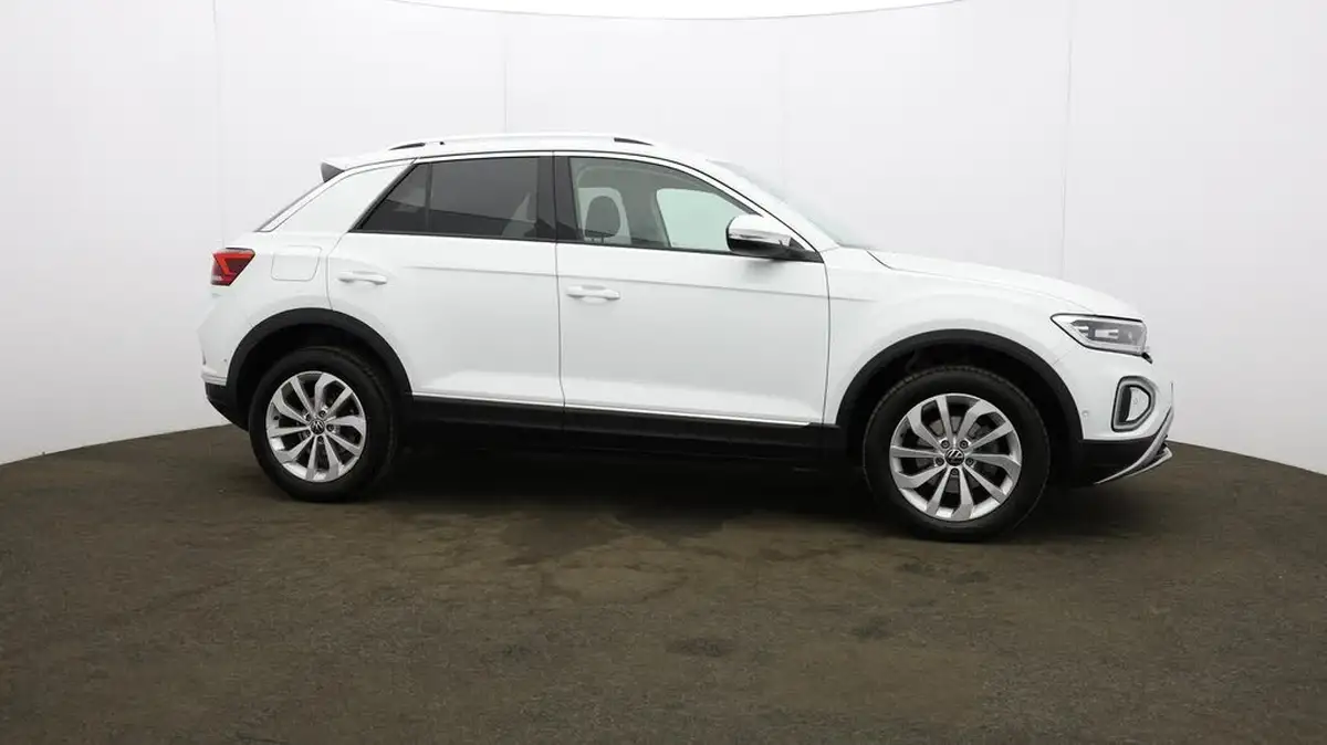 2023-volkswagen-t-roc-15-tsi-style-hatchback-5d-big-51