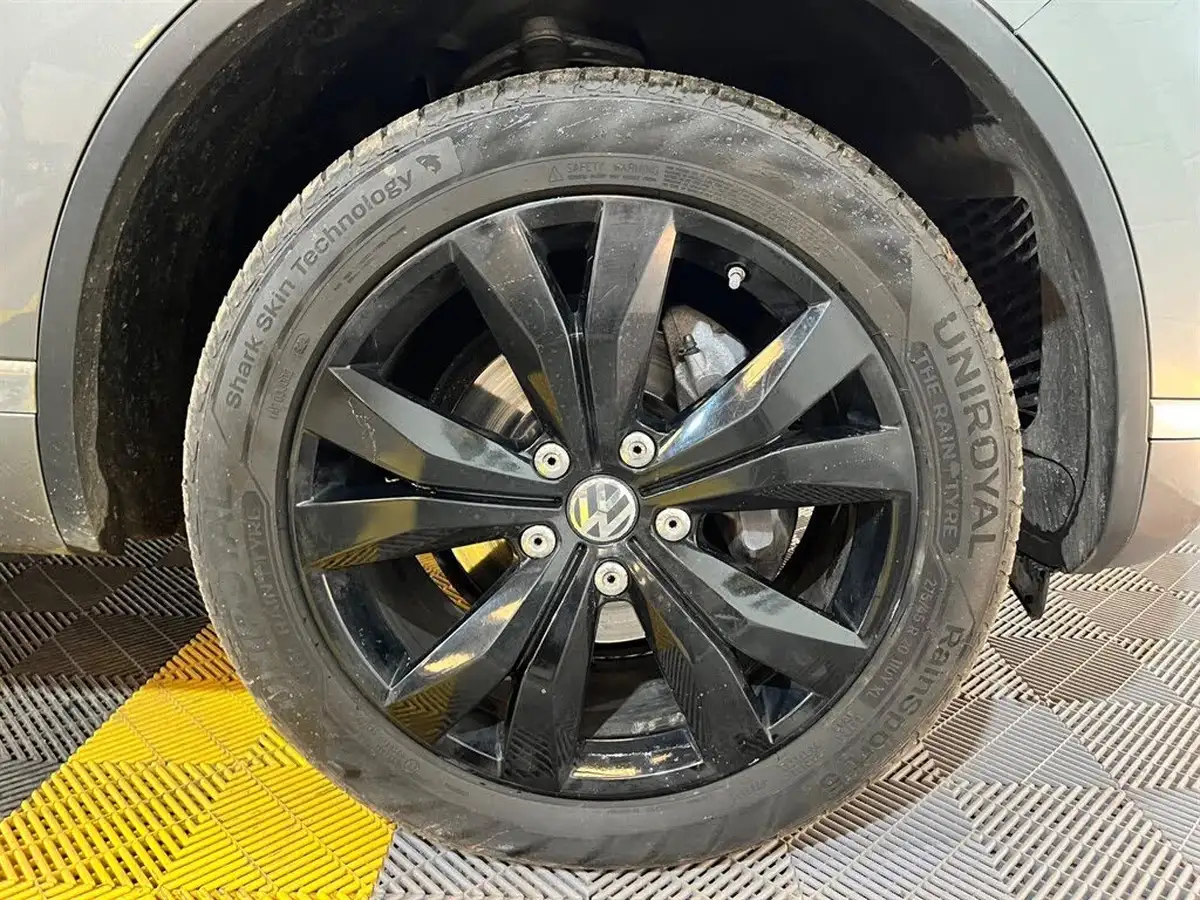 2016-volkswagen-touareg-30tdi-r-line-262ps-2967cc-big-25