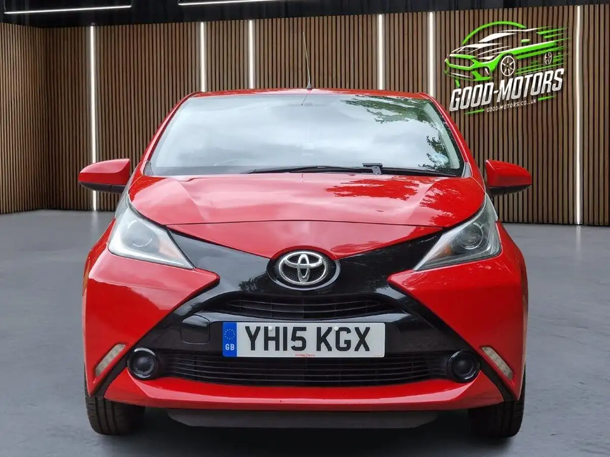 2015-toyota-aygo-10-vvt-i-x-play-5d-big-6