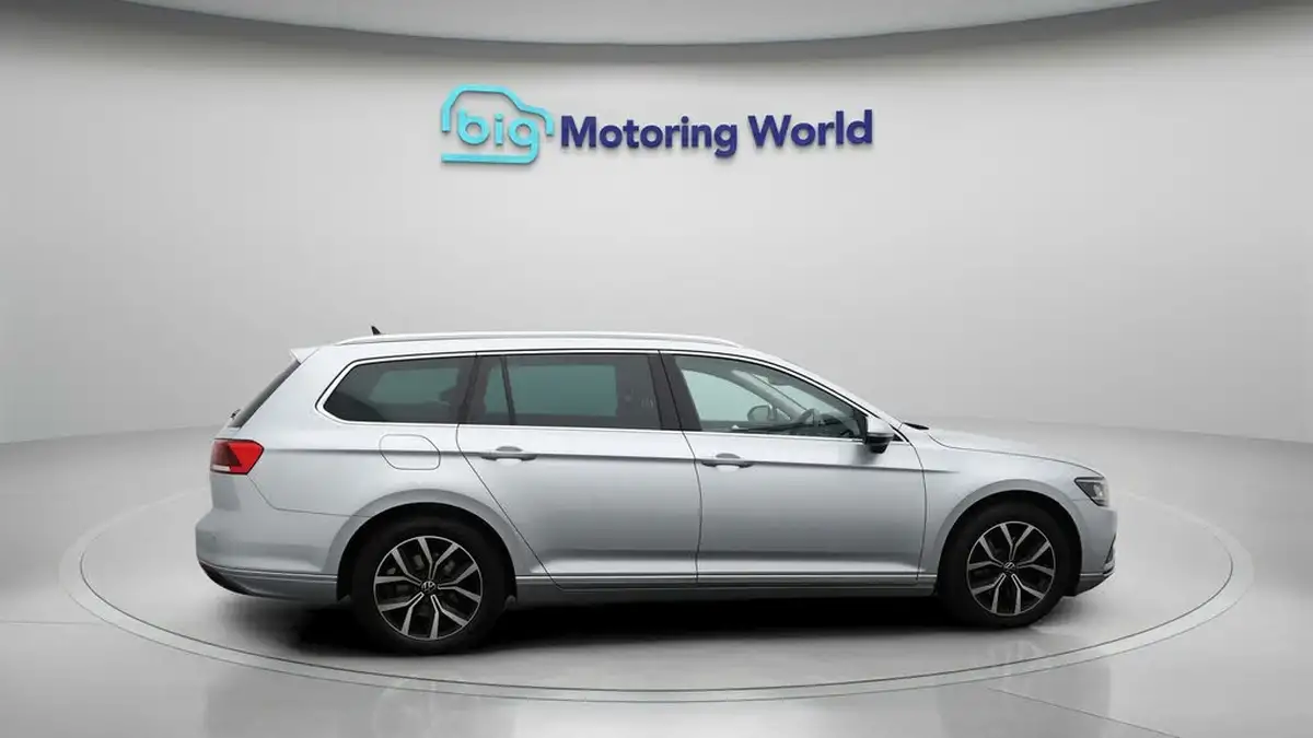 2022-volkswagen-passat-15-tsi-sel-estate-5d-dsg-big-8
