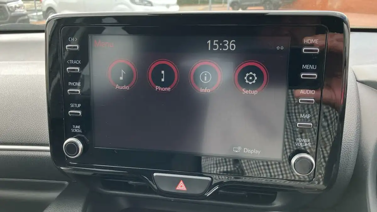 2021-toyota-yaris-15-vvt-i-design-big-21