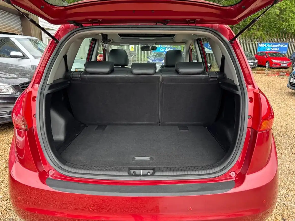 2012-kia-venga-16td-3-big-16