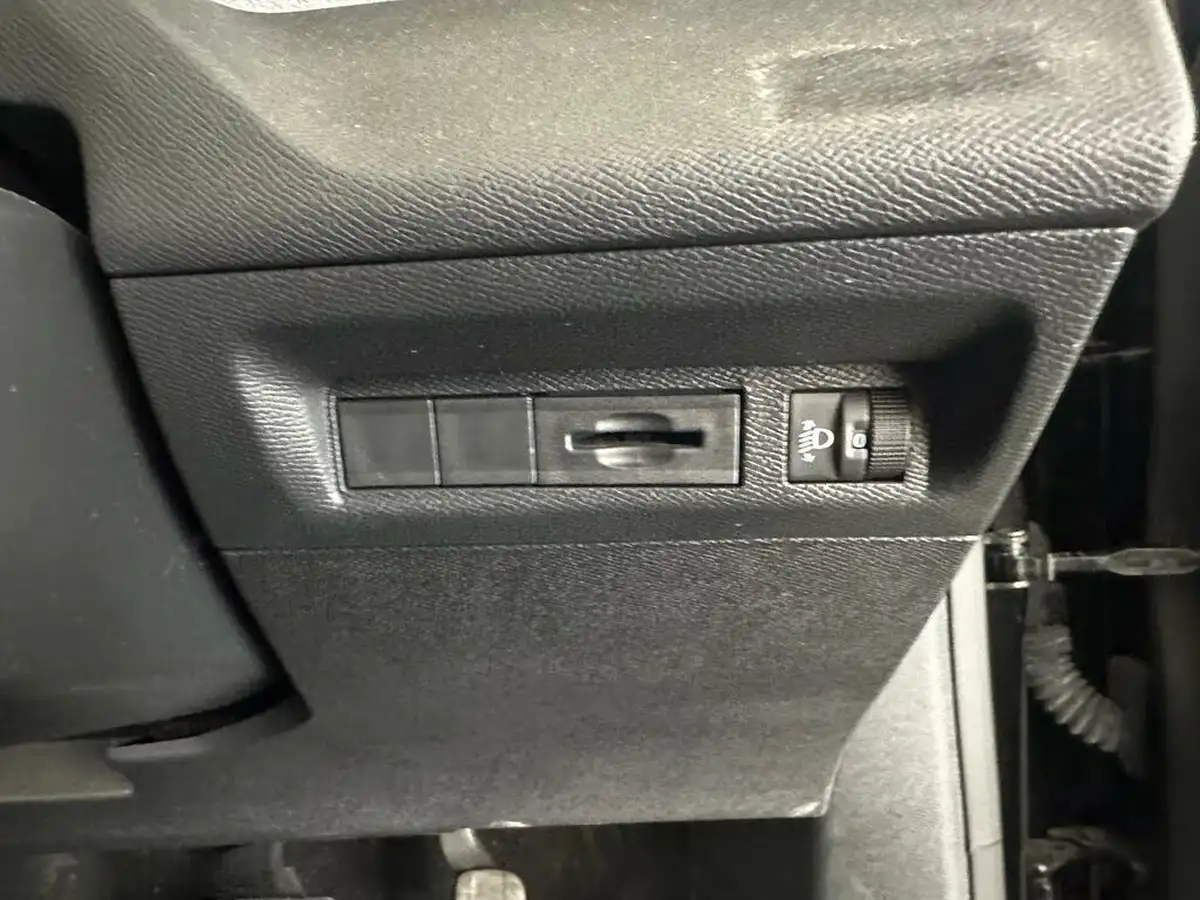2023-peugeot-308-12-puretech-active-premium-130ps-big-26