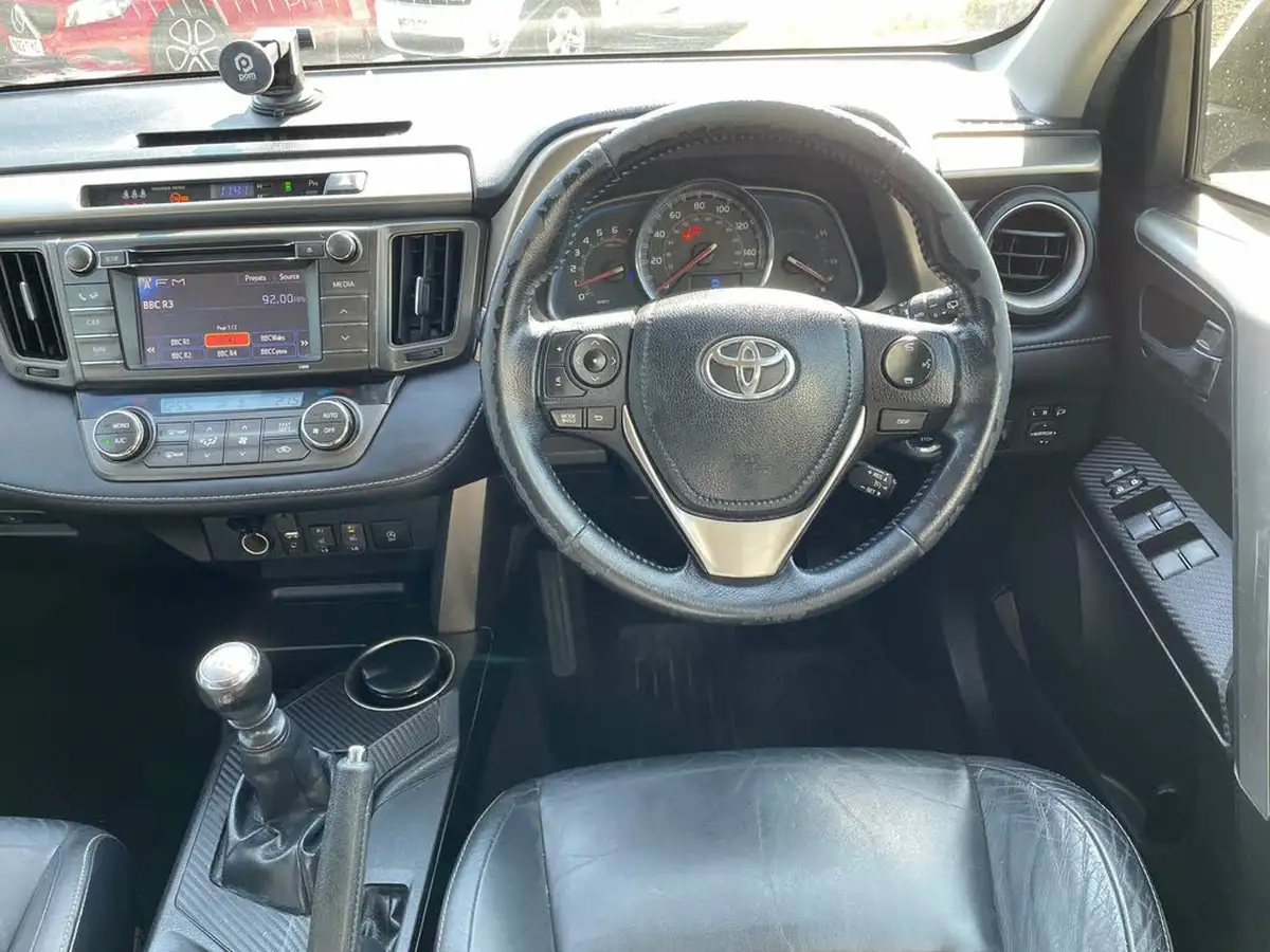 2013-toyota-rav4-20td-invincible-2wd-1990cc-big-38