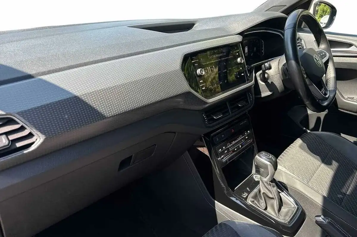 2022-volkswagen-t-cross-15-tsi-r-line-big-1