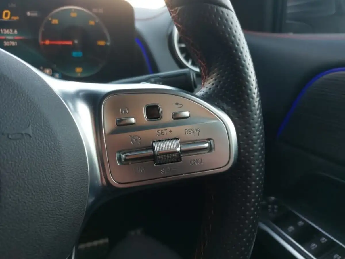 2022-mercedes-benz-eqb-e-eqb-300-amg-line-big-12