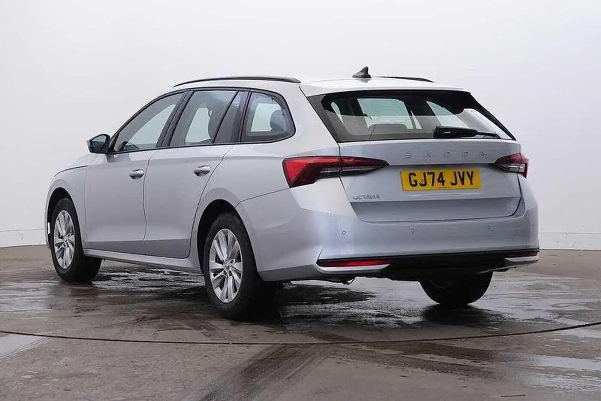 2024-skoda-octavia-15-tsi-se-technology-116ps-estate-big-2