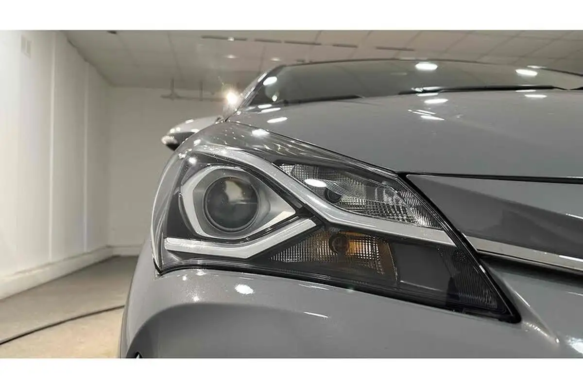 2018-toyota-yaris-15-vvt-i-icon-tech-111bhp-1496cc-cvt-big-13