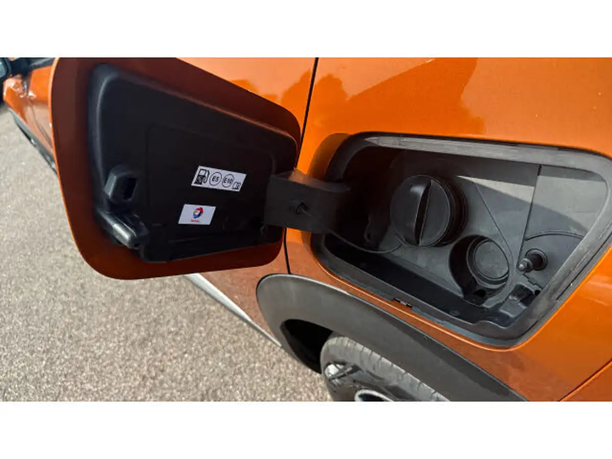 2022-peugeot-2008-suv-12-puretech-gt-big-23