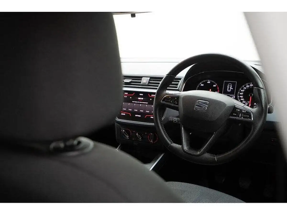 2019-seat-arona-16tdi-se-technology-lux-115ps-ss-big-39