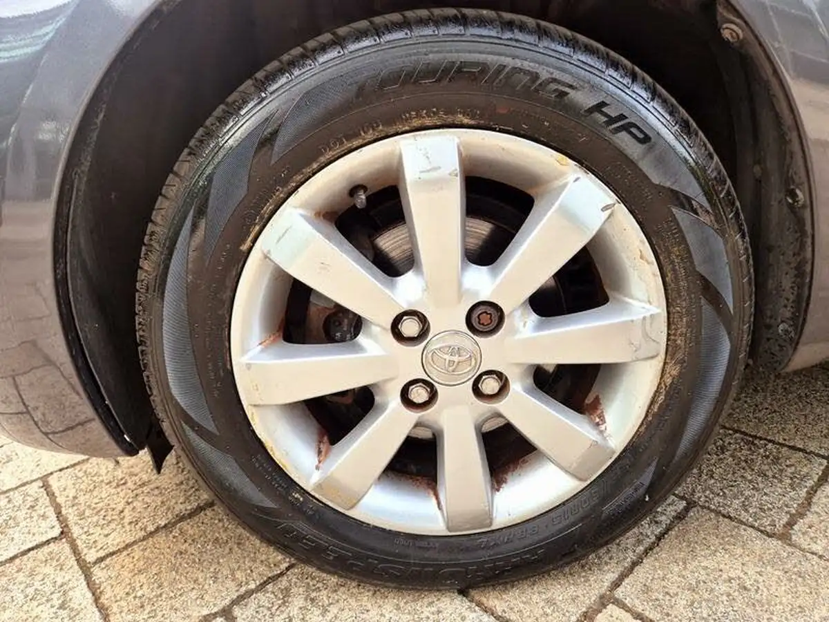 2011-toyota-yaris-133-t-spirit-vvt-i-101bhp-5d-big-20