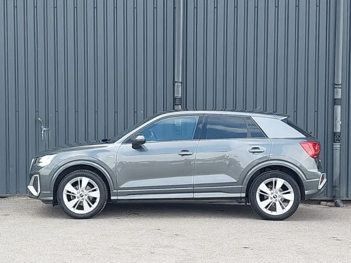 2023-audi-q2-15-35-tfsi-s-line-tronic-big-3
