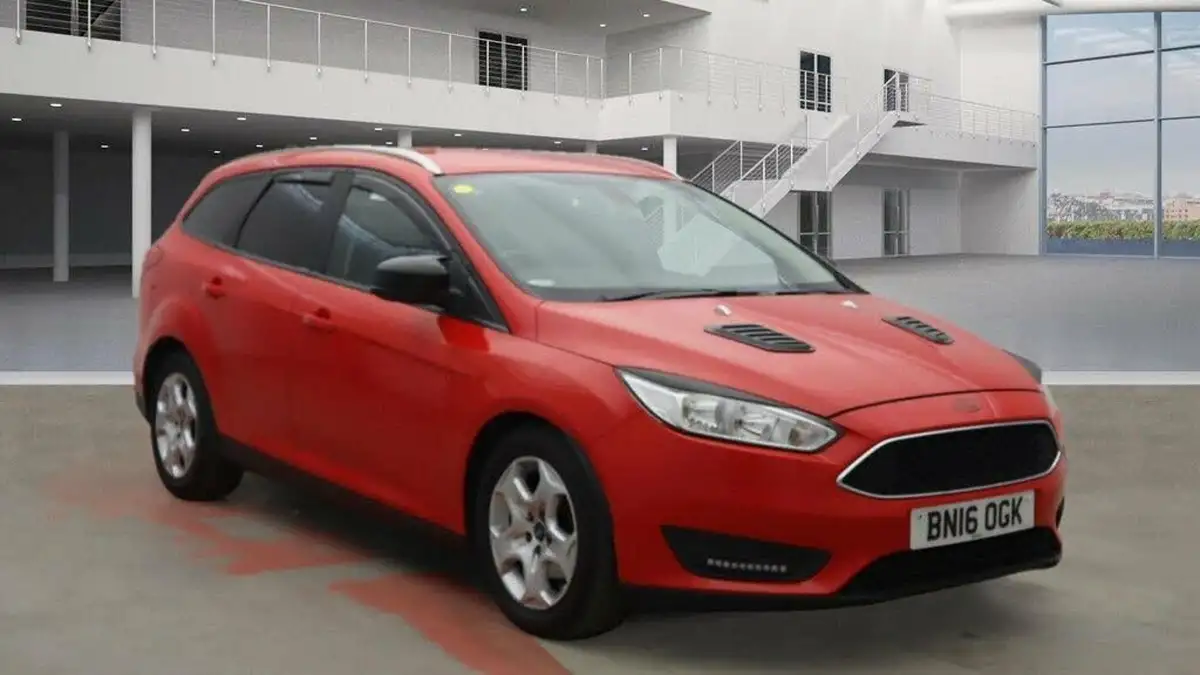 2016-ford-focus-15tdci-style-120ps-estate-powershift-big-1