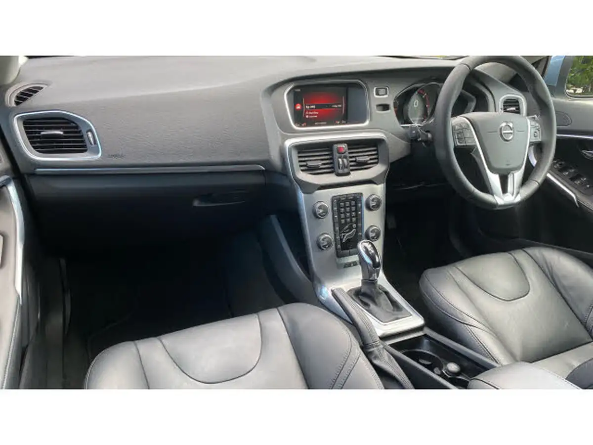 2019-volvo-v40-20td-d3-inscription-edition-big-3