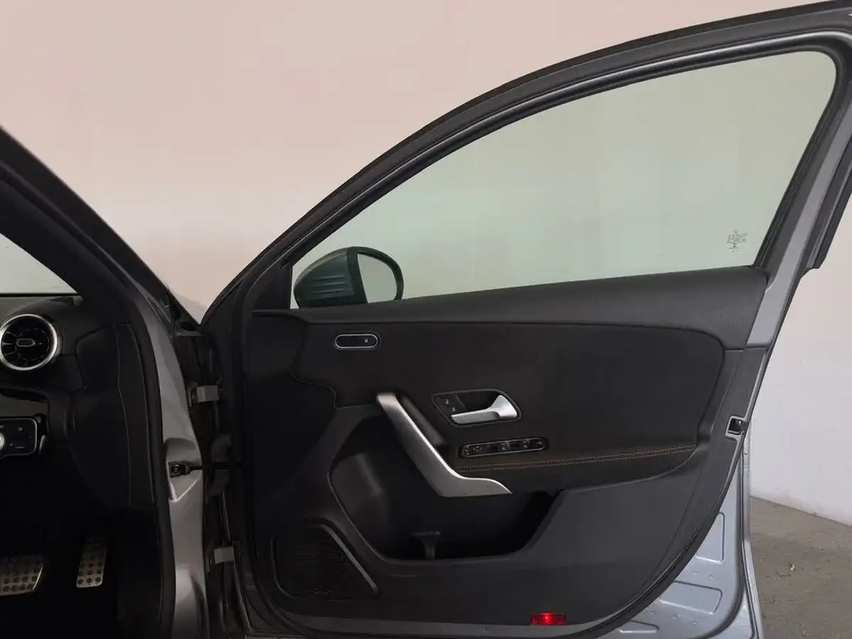 2020-mercedes-benz-a-class-13-a180-amg-line-executive-hatchback-5d-7g-dct-big-26