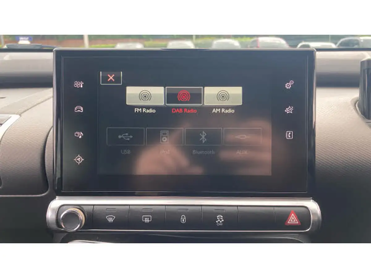 2016-citroen-c4-cactus-16bluehdi-flair-big-32
