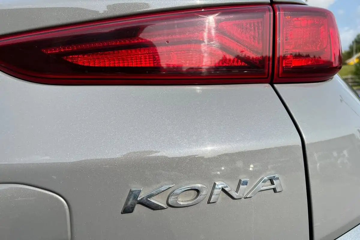 2019-hyundai-kona-10-t-gdi-premium-se-big-16