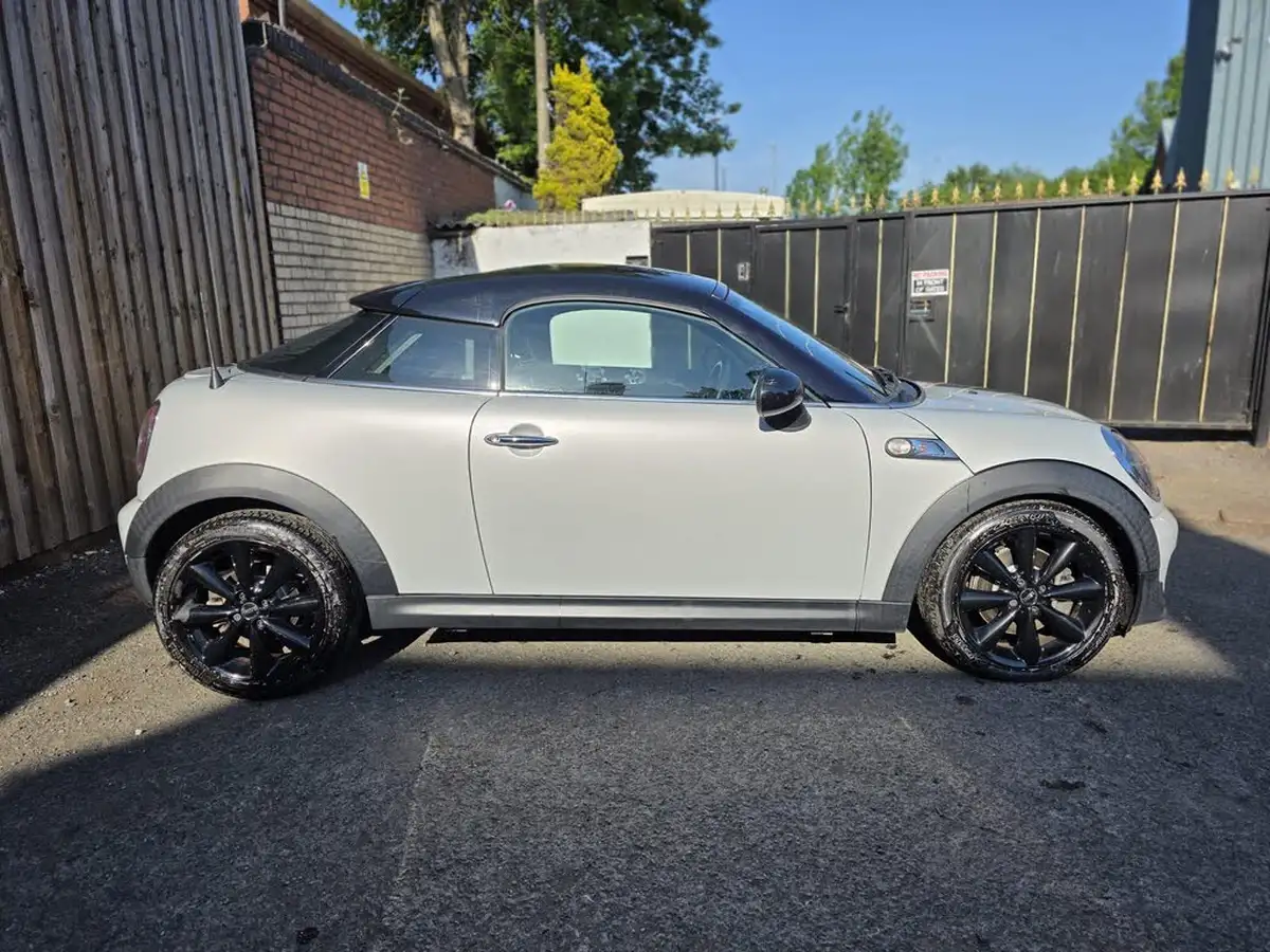 2012-mini-cooper-16-cooper-s-184bhp-coupe-3d-big-10