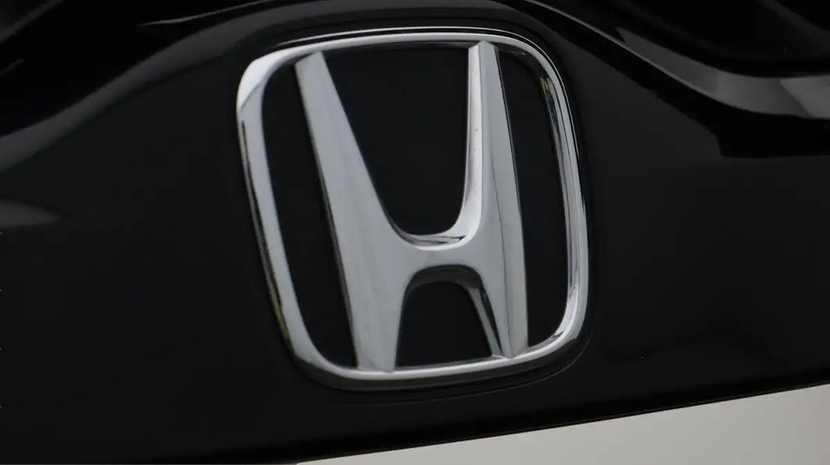 2019-honda-jazz-13-i-vtec-s-big-21