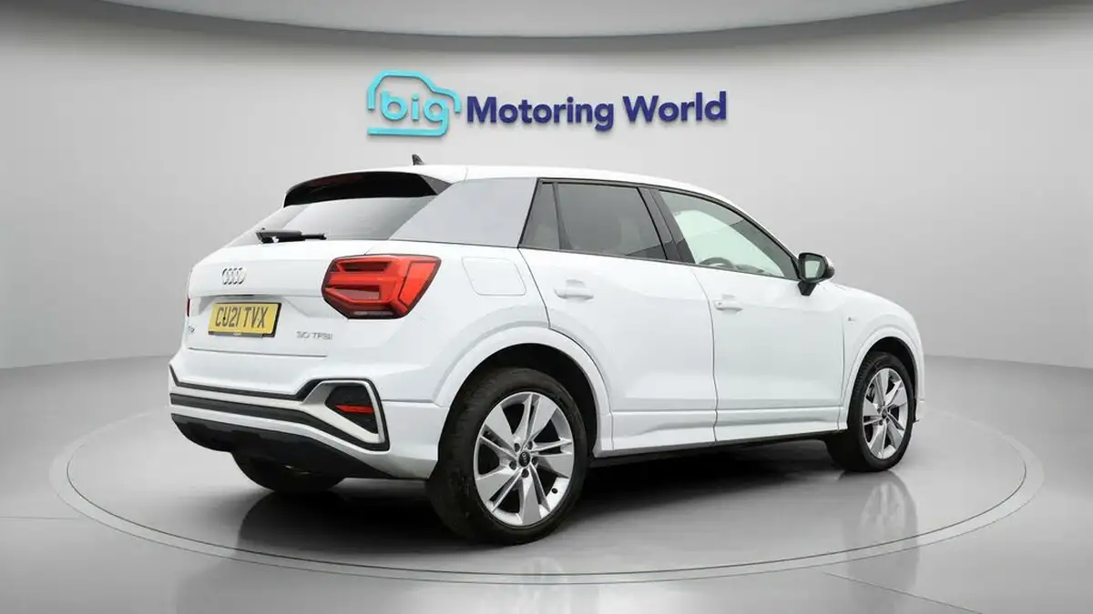 2021-audi-q2-10-30-tfsi-s-line-big-7