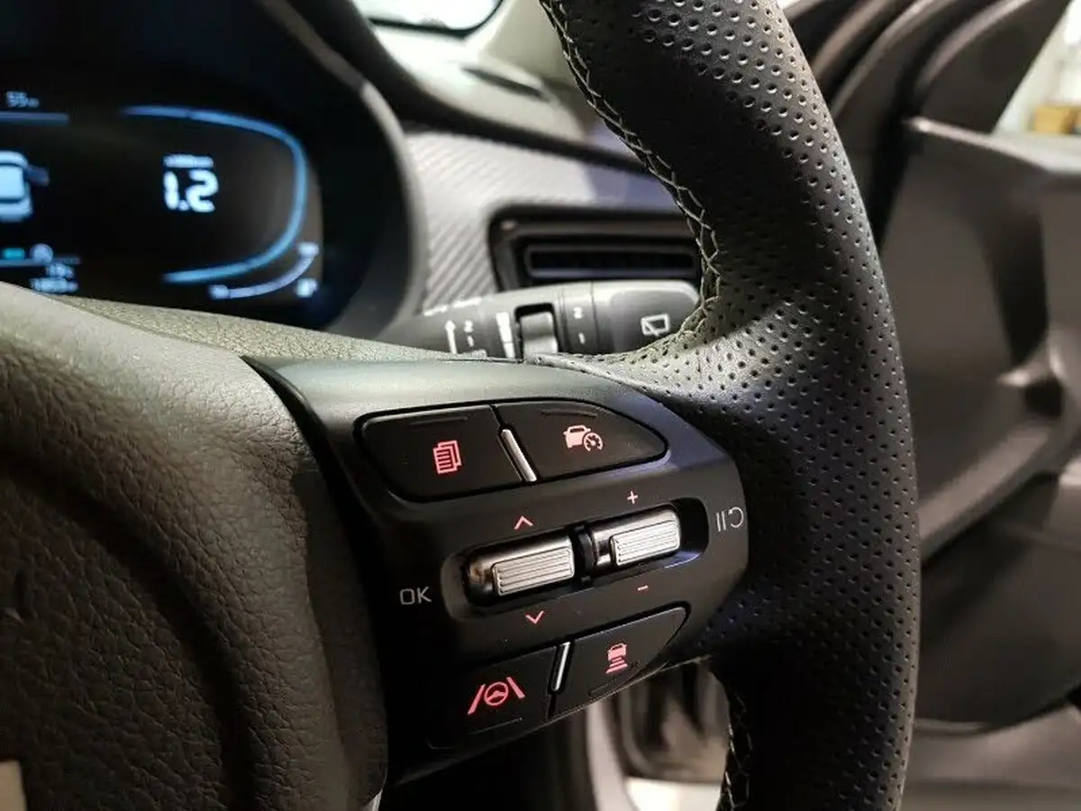 2025-kia-stonic-10-t-gdi-gt-line-s-dct-big-14