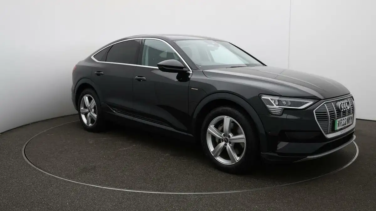 2022-audi-e-tron-50e-technik-sportback-big-45