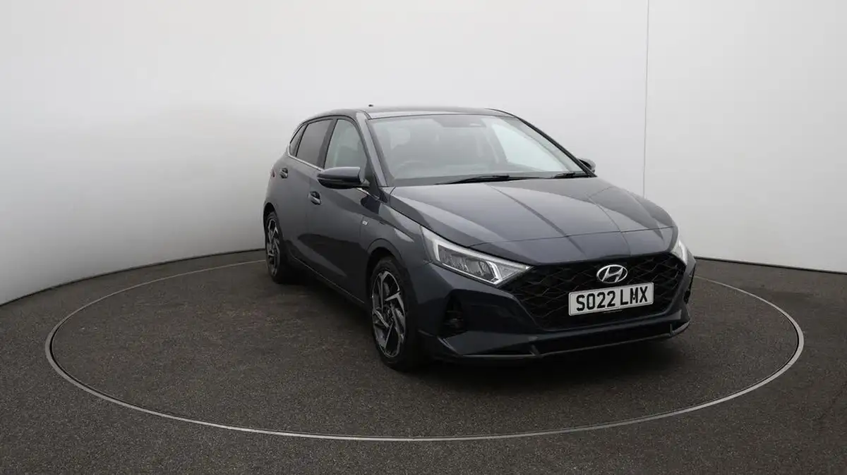 2022-hyundai-i20-10-t-gdi-premium-eclutch-imt-big-44