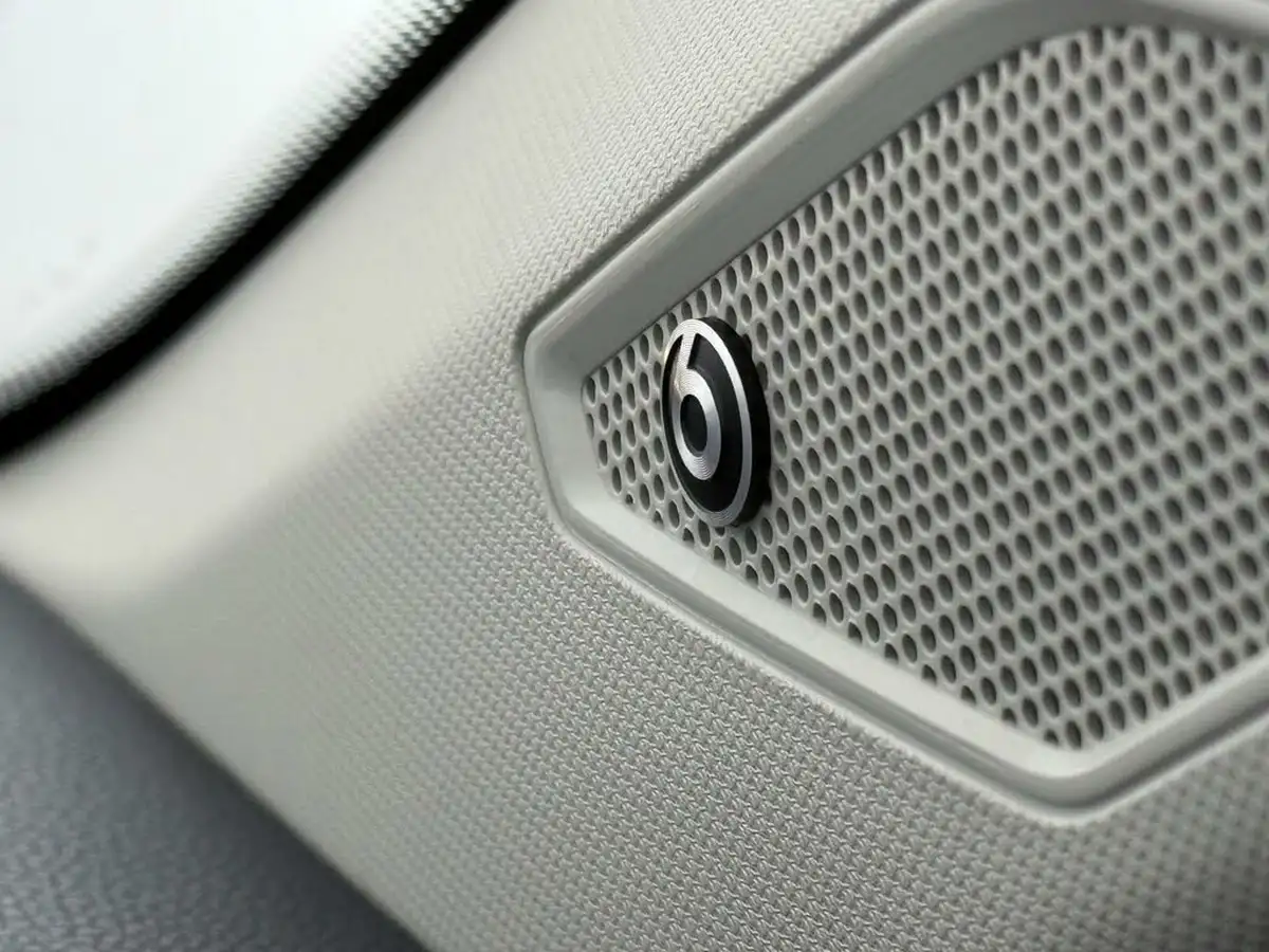 2020-volkswagen-polo-10-beats-80ps-big-32